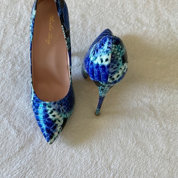 Blue Elizabeth Lang Heels - Picture 7 of 9
